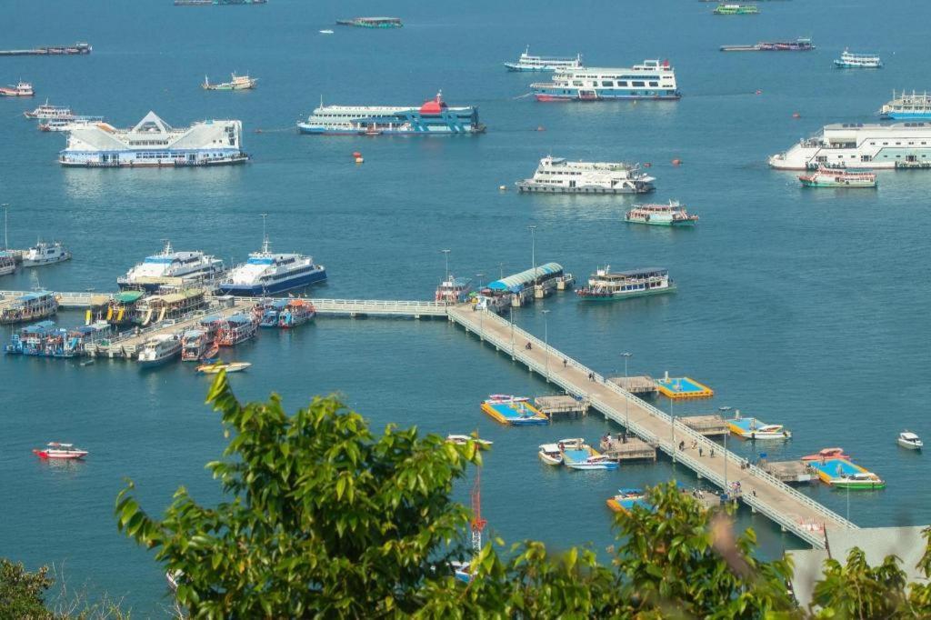 K Station Pattaya Hotel Buitenkant foto